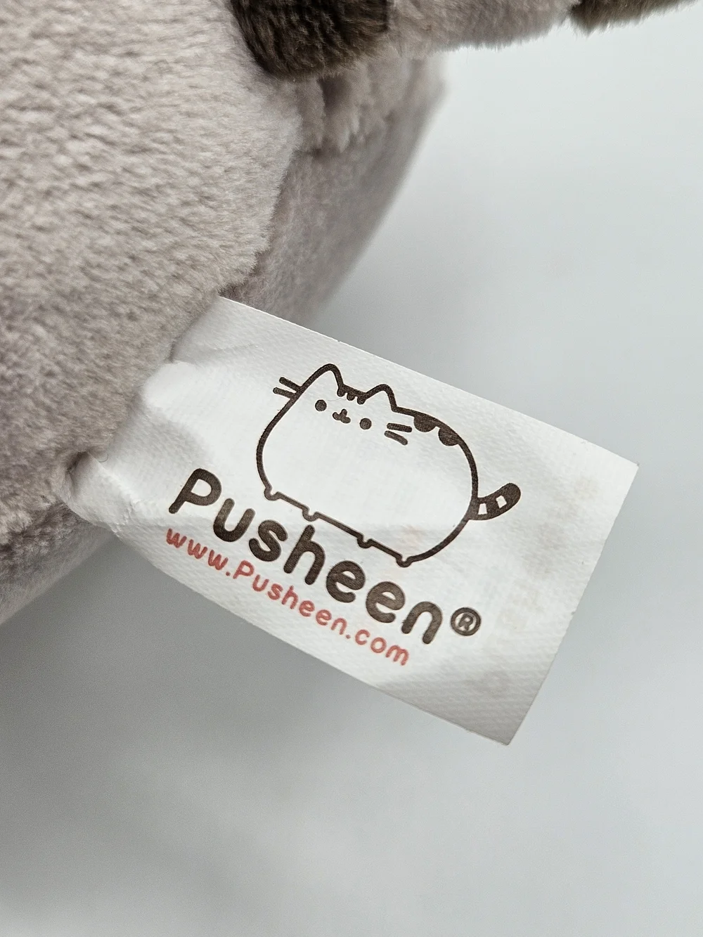 GUND Pusheen Cat with Christmas Holiday Wreath Mini 5” Plush Stuffed Animal